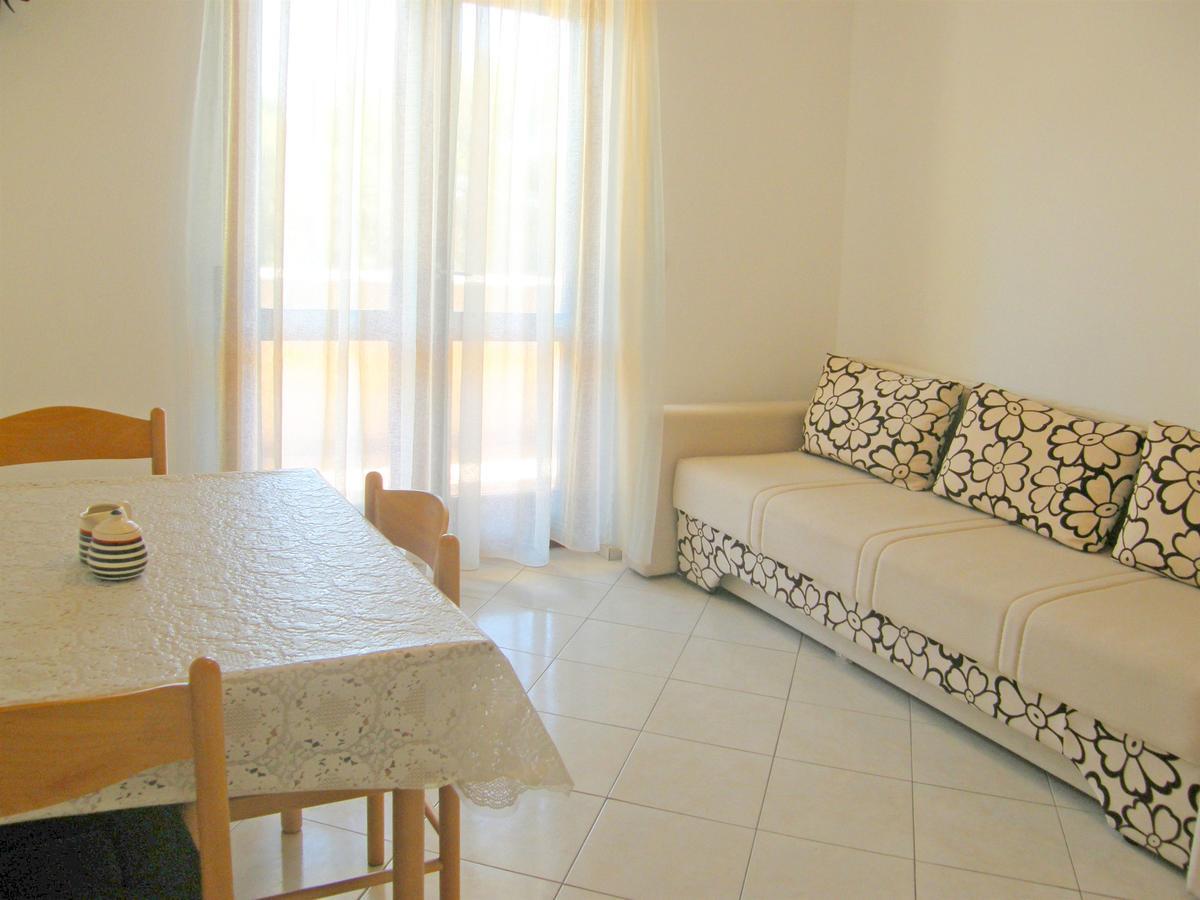 Apartments Rina Primosten Exterior photo